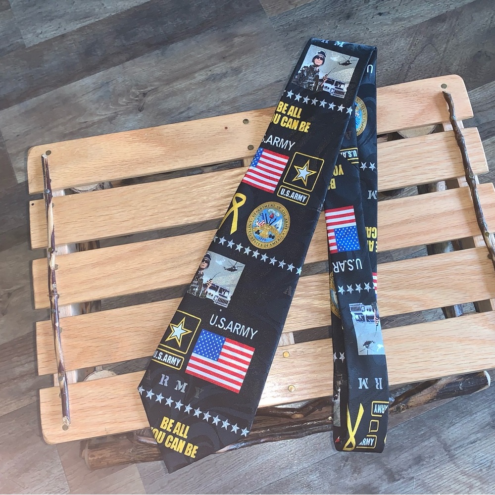 Steven Harris Vintage novelty “be all you can be” United States Army neck tie